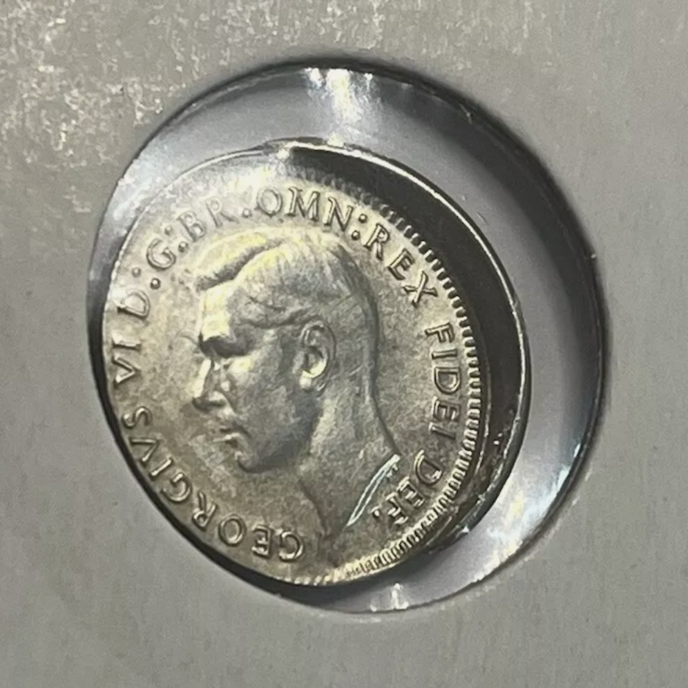1949 Threepence Coin - Struck Out of Collar Error - almost Uncirculated
