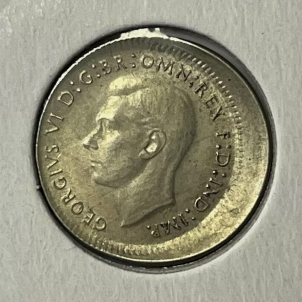 1947 Threepence Coin - Broadstrike - Extremely Fine